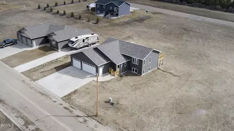 Exterior - 1706 Blackstone Lp W, Beulah, ND 58523 photo 7 of 8