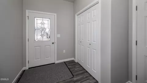 Entry Way - 1706 Blackstone Lp W, Beulah, ND 58523 photo 2 of 2