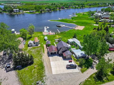 View/Area - 253 Blacktail Dr, Williston, ND 58801 photo 6 of 11