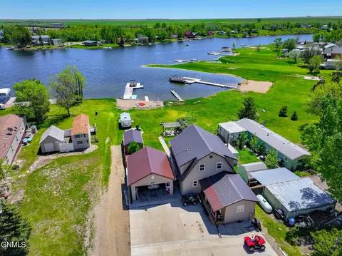 View/Area - 253 Blacktail Dr, Williston, ND 58801 photo 2 of 11