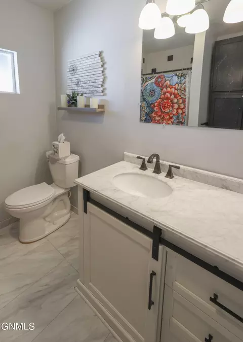 Bath - 253 Blacktail Dr, Williston, ND 58801 photo 1 of 5