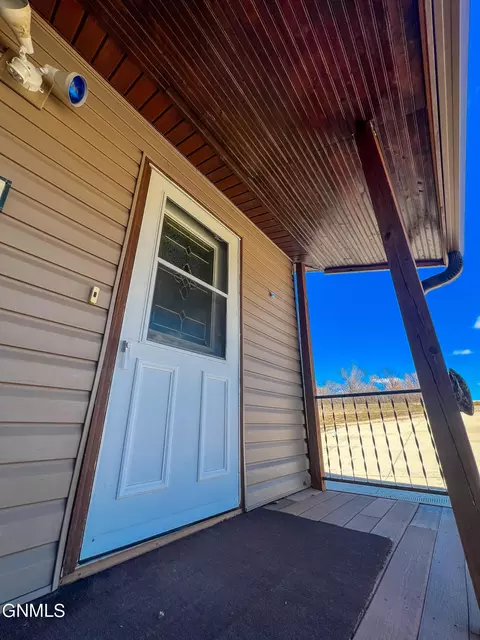 Exterior - 253 Blacktail Dr, Williston, ND 58801 photo 5 of 8