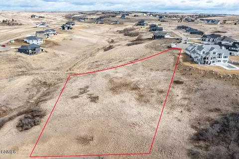 8420 Nicklaus Dr, Bismarck, ND 58503 photo 3