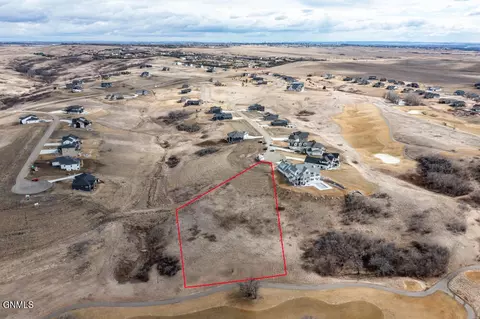 8420 Nicklaus Dr, Bismarck, ND 58503 photo 6