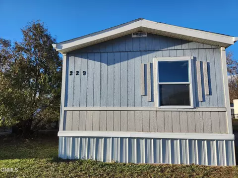 229 Boeing Ave, Bismarck, ND 58504