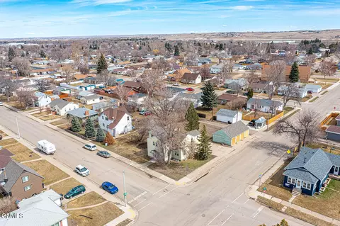 1402 Main St, Williston, ND 58801 photo 2