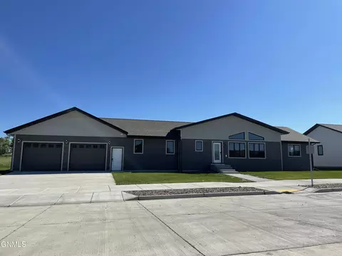 115 11th Ave NW, Watford City, ND 58854