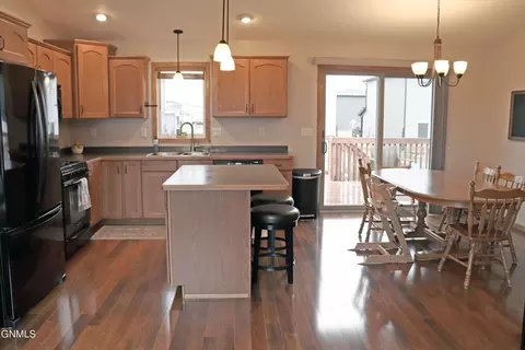 Kitchen - 156 Burke Dr, Lincoln, ND 58504 photo 7 of 8