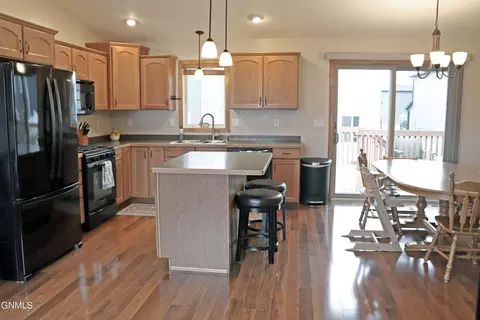Kitchen - 156 Burke Dr, Lincoln, ND 58504 photo 3 of 8