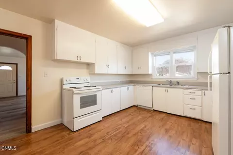 Kitchen - 323 N 19th St, Bismarck, ND 58501 photo 2 of 5