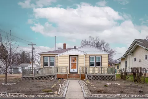 126 5th Ave SW, Valley City, ND 58072