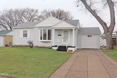 1416 N 12th St, Bismarck, ND 58501
