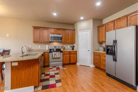 Kitchen - 948 Canada Ave, Bismarck, ND 58503 photo 2 of 3