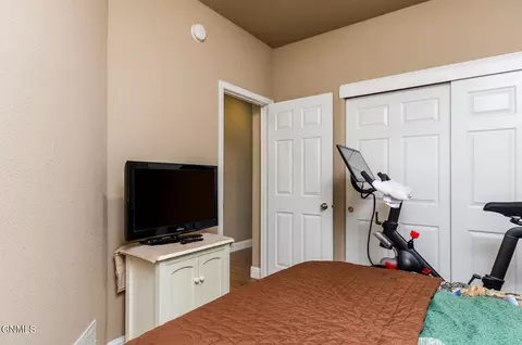 Bedroom - 948 Canada Ave, Bismarck, ND 58503 photo 6 of 6