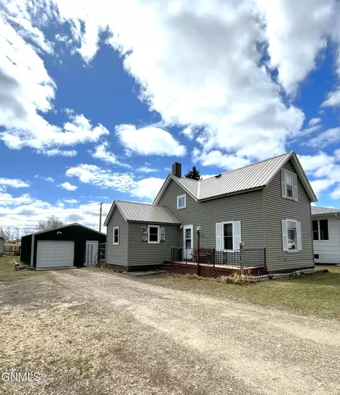 303 Mckinley Ave, Underwood, ND 58576