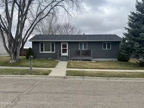 2217 9th Ave E, Williston, ND 58801