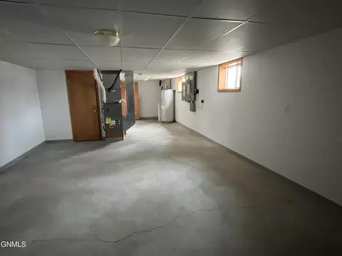 Exterior - 522 3rd Ave NE, Ashley, ND 58413 photo 2 of 13