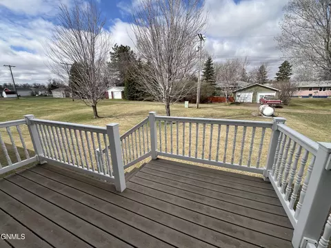 Exterior - 522 3rd Ave NE, Ashley, ND 58413 photo 12 of 13