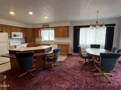 Dining - 522 3rd Ave NE, Ashley, ND 58413 photo 4 of 6