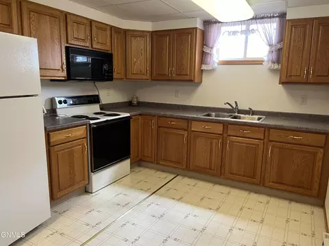 Kitchen - 522 3rd Ave NE, Ashley, ND 58413 photo 1 of 6
