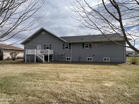 Exterior - 522 3rd Ave NE, Ashley, ND 58413 photo 4 of 13