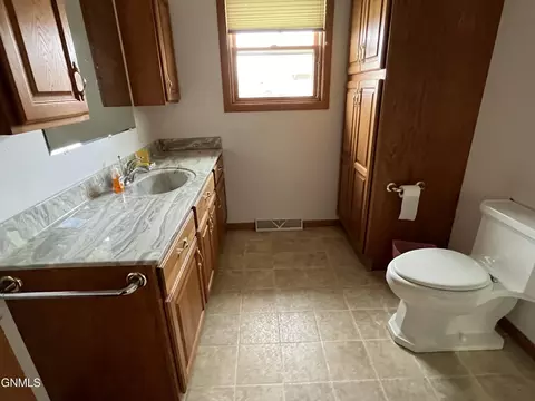 Bath - 522 3rd Ave NE, Ashley, ND 58413 photo 4 of 6