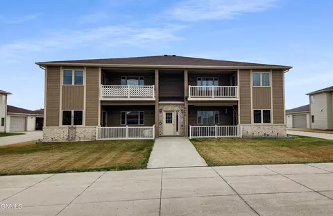 2504 Nash Ln SE, Mandan, ND 58554