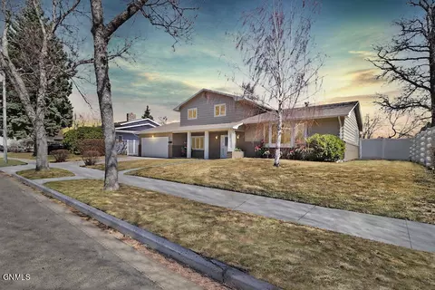 1210 Hillcourt, Williston, ND 58801