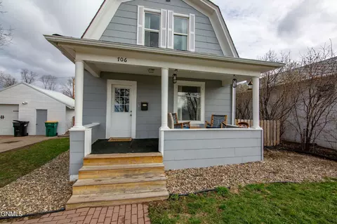 706 Avenue A W, Bismarck, ND 58501