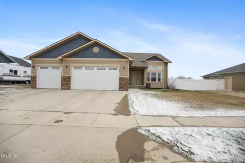 2418 19th Ave W, Williston, ND 58801