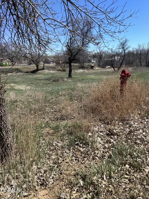 1 3rd Ave E, Marmarth, ND 58643