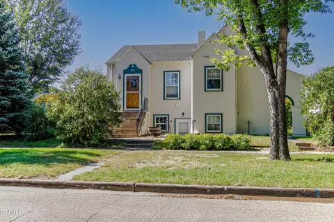 810 11th St, Bismarck, ND 58501
