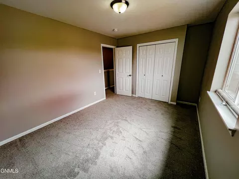 Bedroom - 13711 Kristina St, Williston, ND 58801 photo 3 of 6