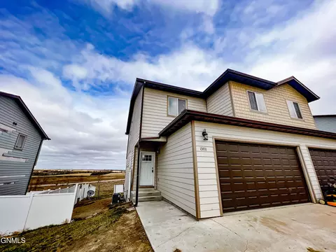 13711 Kristina St, Williston, ND 58801