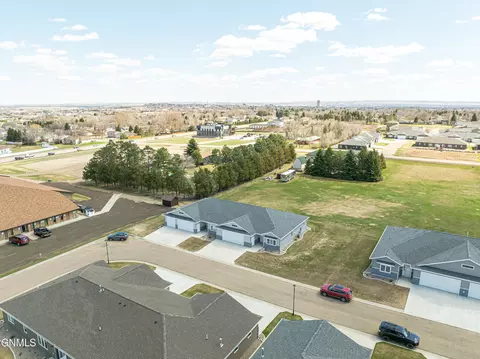 View/Area - 211 Colt Loop, Bismarck, ND 58503 photo 6 of 15