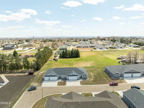 View/Area - 211 Colt Loop, Bismarck, ND 58503 photo 5 of 15