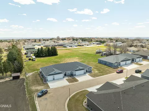View/Area - 211 Colt Loop, Bismarck, ND 58503 photo 4 of 15