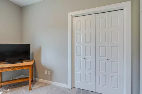 Bedroom - 211 Colt Loop, Bismarck, ND 58503 photo 3 of 9