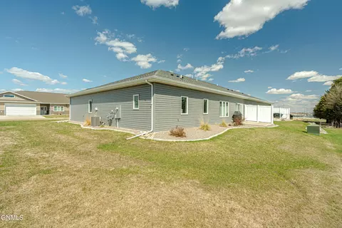 Exterior - 211 Colt Loop, Bismarck, ND 58503 photo 16 of 25