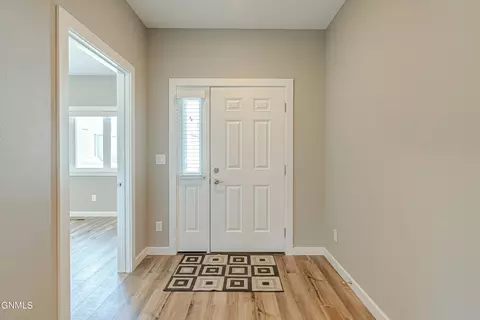 Entry Way - 211 Colt Loop, Bismarck, ND 58503 photo 3 of 4