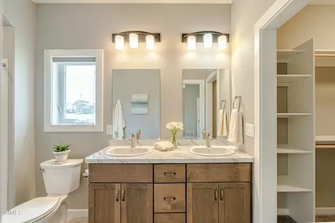 Bath - 211 Colt Loop, Bismarck, ND 58503 photo 5 of 9