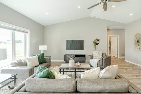 Living - 211 Colt Loop, Bismarck, ND 58503 photo 5 of 7