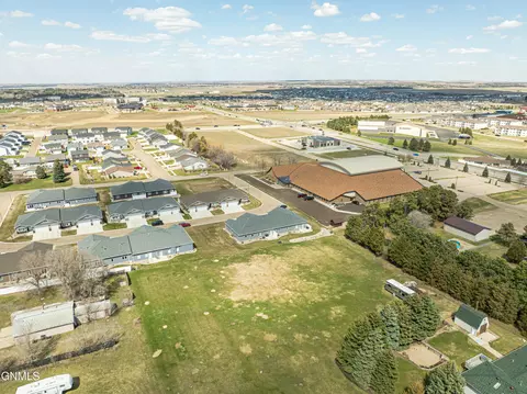 View/Area - 211 Colt Loop, Bismarck, ND 58503 photo 10 of 15