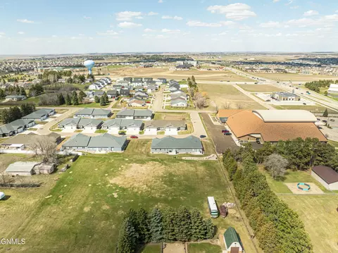 View/Area - 211 Colt Loop, Bismarck, ND 58503 photo 11 of 15