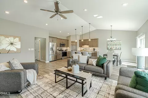 Living - 211 Colt Loop, Bismarck, ND 58503 photo 6 of 7