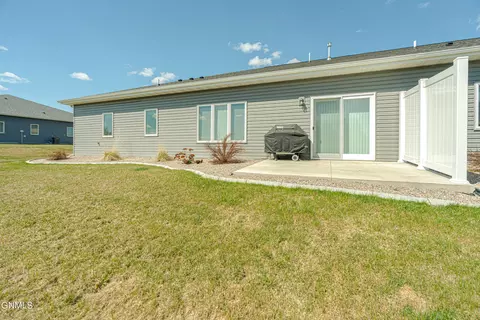 Exterior - 211 Colt Loop, Bismarck, ND 58503 photo 14 of 25