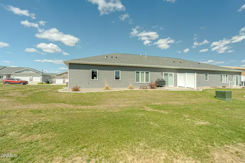 Exterior - 211 Colt Loop, Bismarck, ND 58503 photo 17 of 25