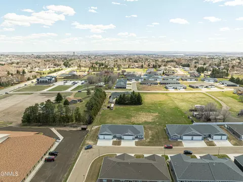 View/Area - 211 Colt Loop, Bismarck, ND 58503 photo 8 of 15
