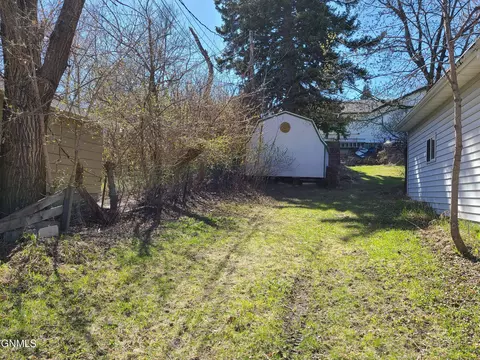 Exterior - 709 3rd St NW, Mandan, ND 58554 photo 5 of 7
