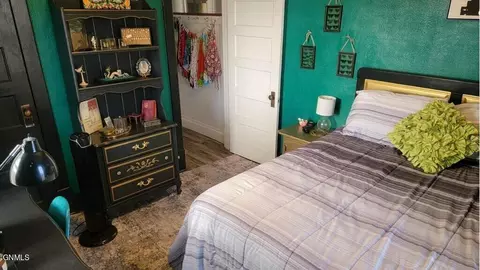 Bedroom - 709 3rd St NW, Mandan, ND 58554 photo 2 of 3